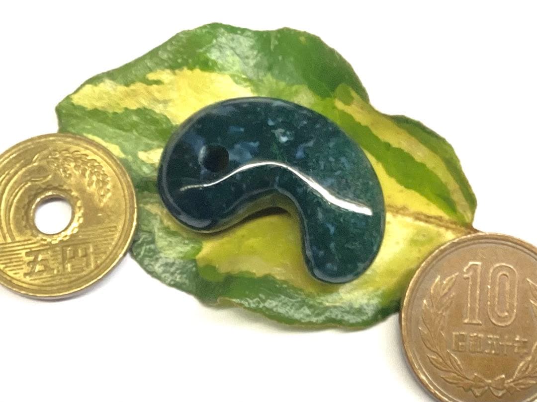 ✳最上位‼️出雲石【碧玉】勾玉 浮き草*雪輪のW文様入りのコレクション