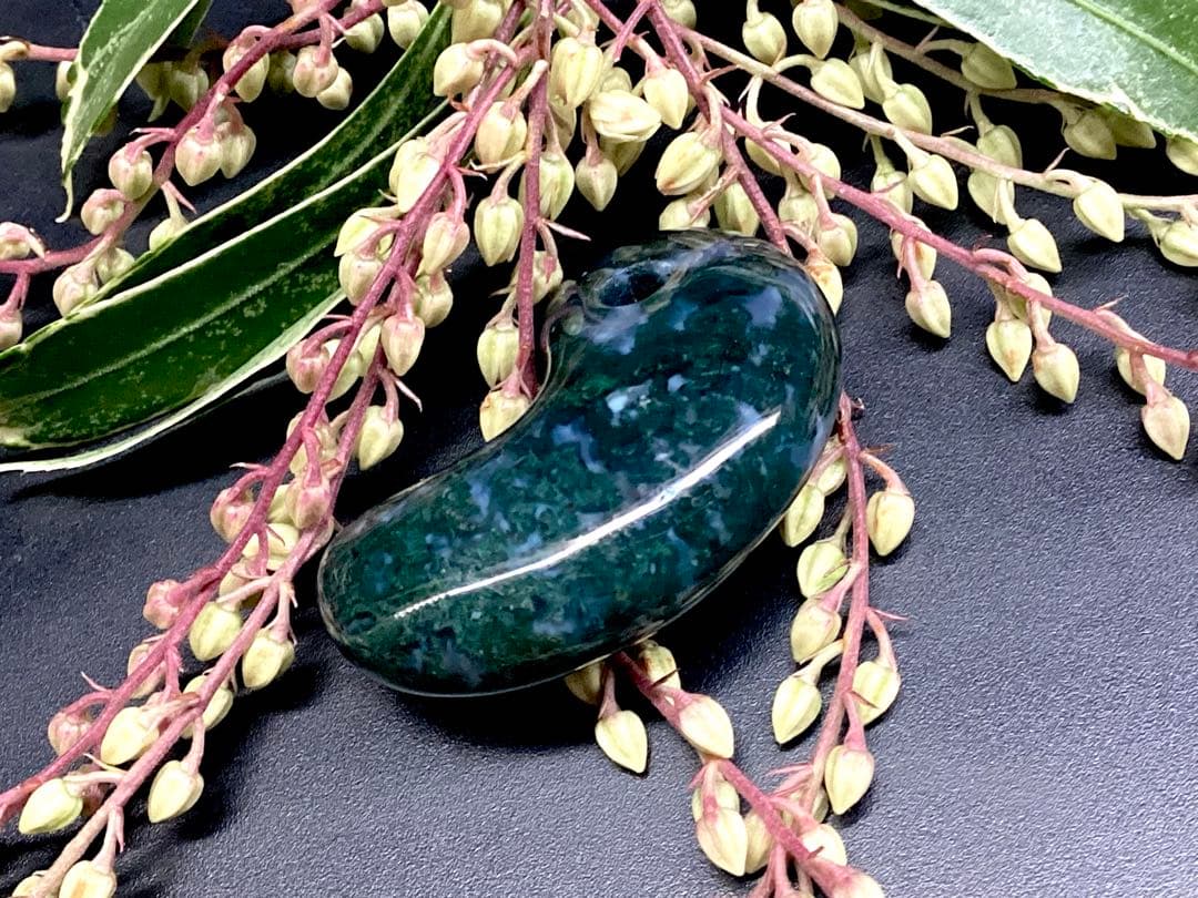 ✳最上位‼️出雲石【碧玉】勾玉 浮き草*雪輪のW文様入りのコレクション