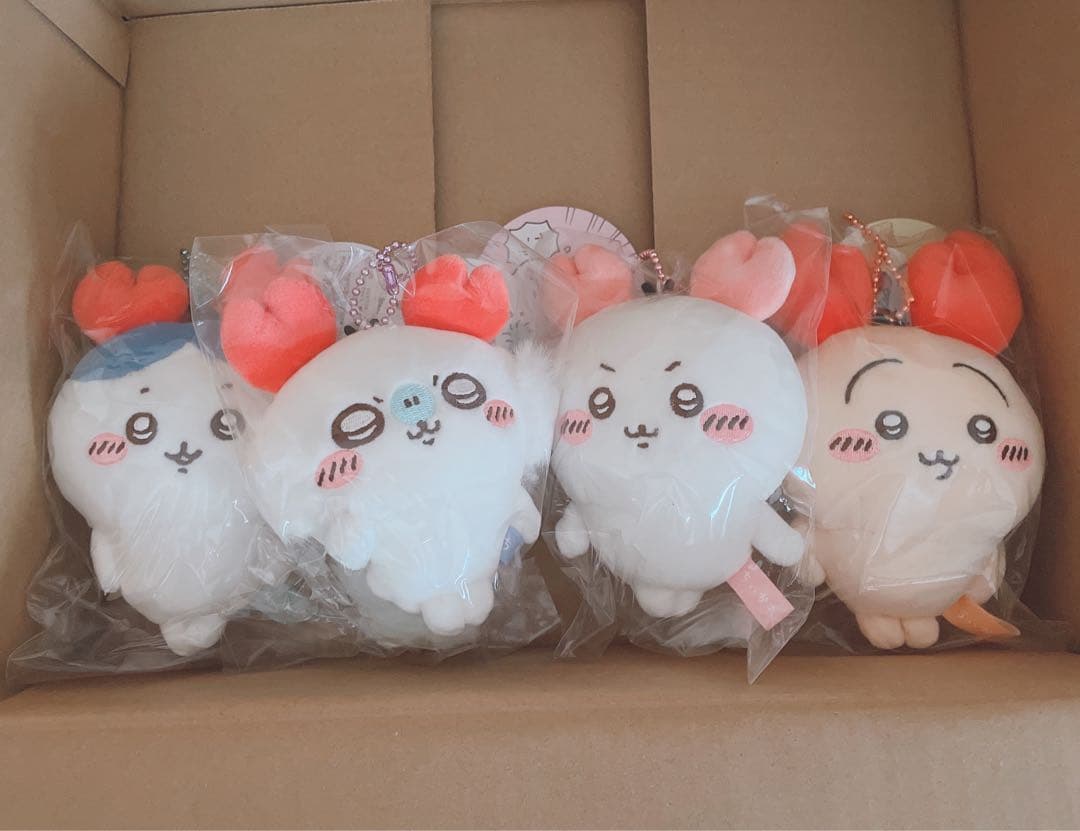 新発売／ ちいかわカニなちいかわマスコット4体セット 『カニなちいかわ