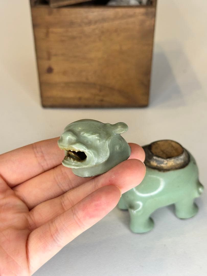 青磁 向獅子香炉 古共箱付 時代物 古美術 骨董品