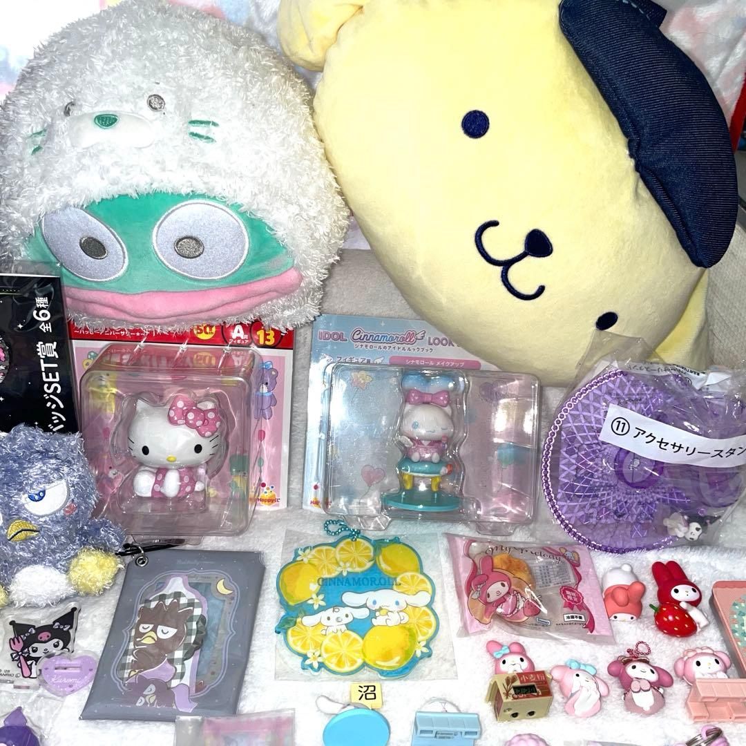 ☆☆サンリオまとめ売り・ぬいぐるみ・フィギュア・キーホルダー・置き時計等☆☆
