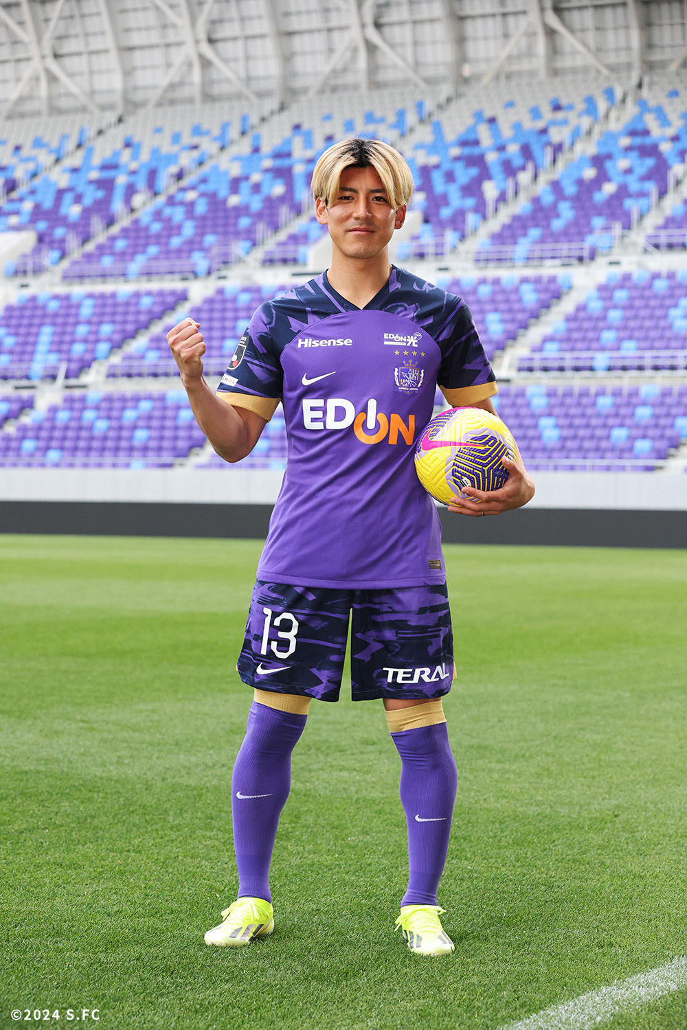 新井直人選手加入会見を行いました！ | サンフレッチェ広島